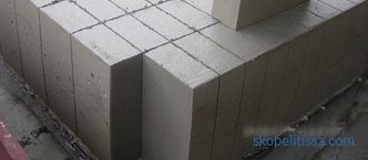 Кои пена блокови се подобри за градење на ѕидовите на куќата, кои да изберат за двокатна куќа
