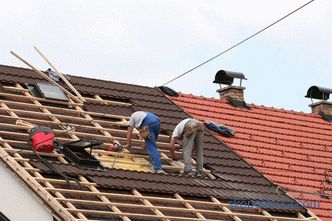 Затворете го покривот во земјата - цената на работата, колку чини да го блокирате покривот во приватна куќа во земјата