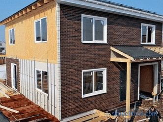 опции за завршување на фасадата на рамка куќа со примери