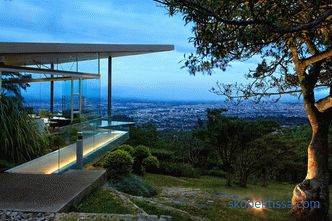 Земја куќа за одмор со поглед на градот Сан Хозе во Коста Рика