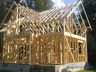 Планирање на куќа 9 од 9 со таванот - предностите и недостатоците на изборот на проект